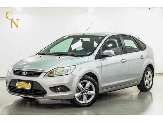 FORD FOCUS 1.6 GL 16V FLEX 4P MANUAL FORD FOCUS 1.6 GL 16V FLEX 4P MANUAL